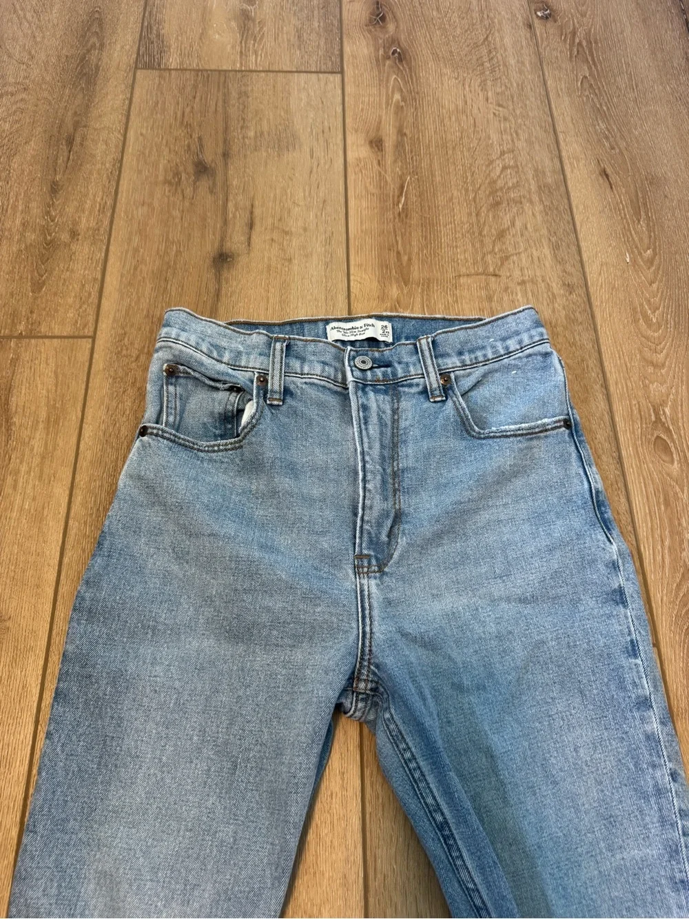 Abercrombie & Fitch The 90s Slim Straight Ultra High Rise Jeans size 26 / 2XS